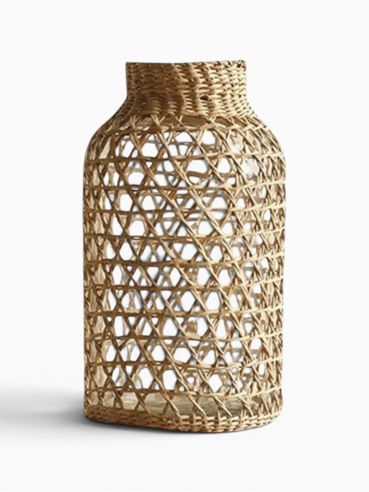 Vase En Verre Habillé De Rotin Naturel