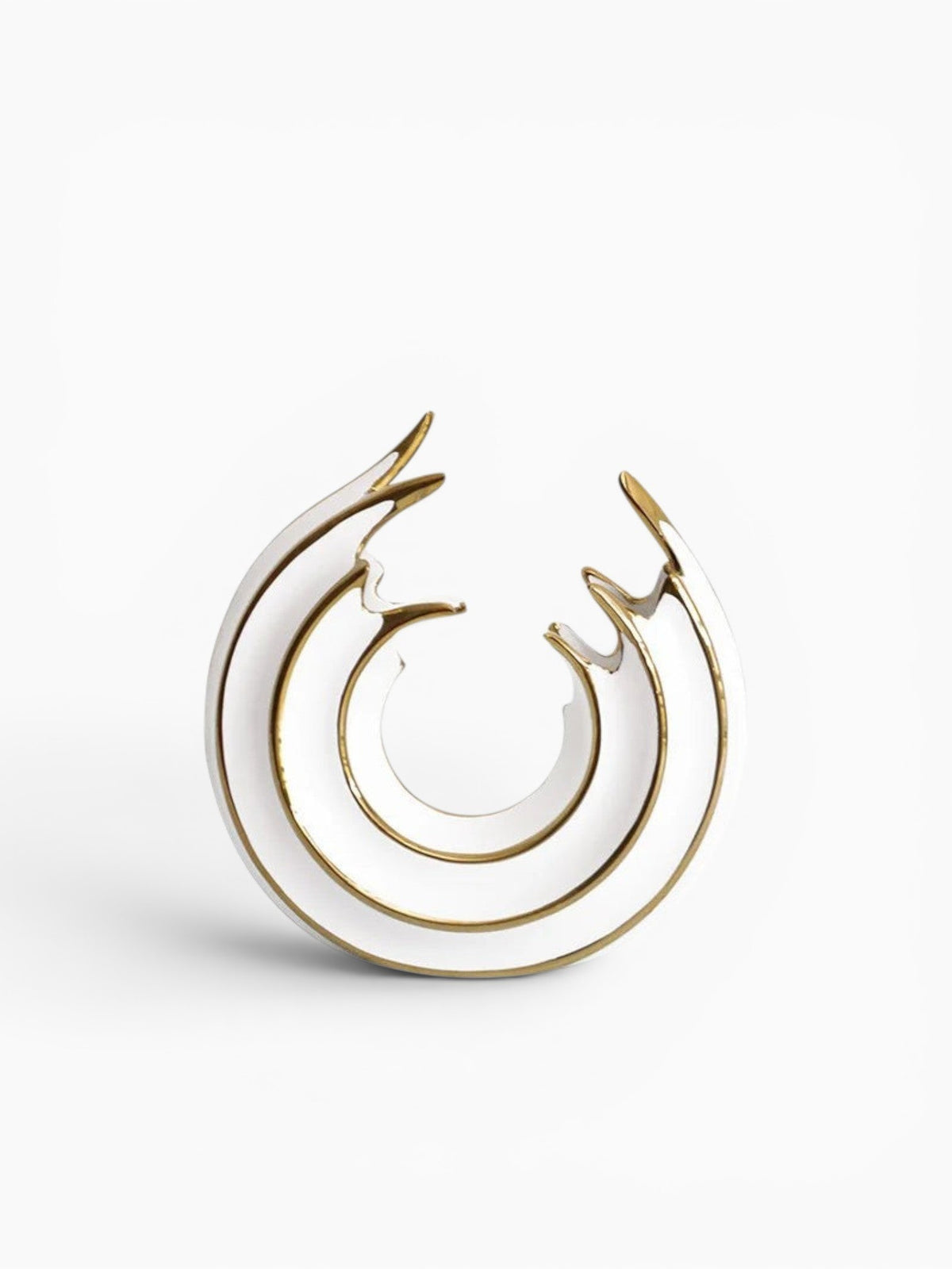 Ma boutique vase rond blanc en céramique avec détails dorés, style européen moderne pour décoration intérieure.