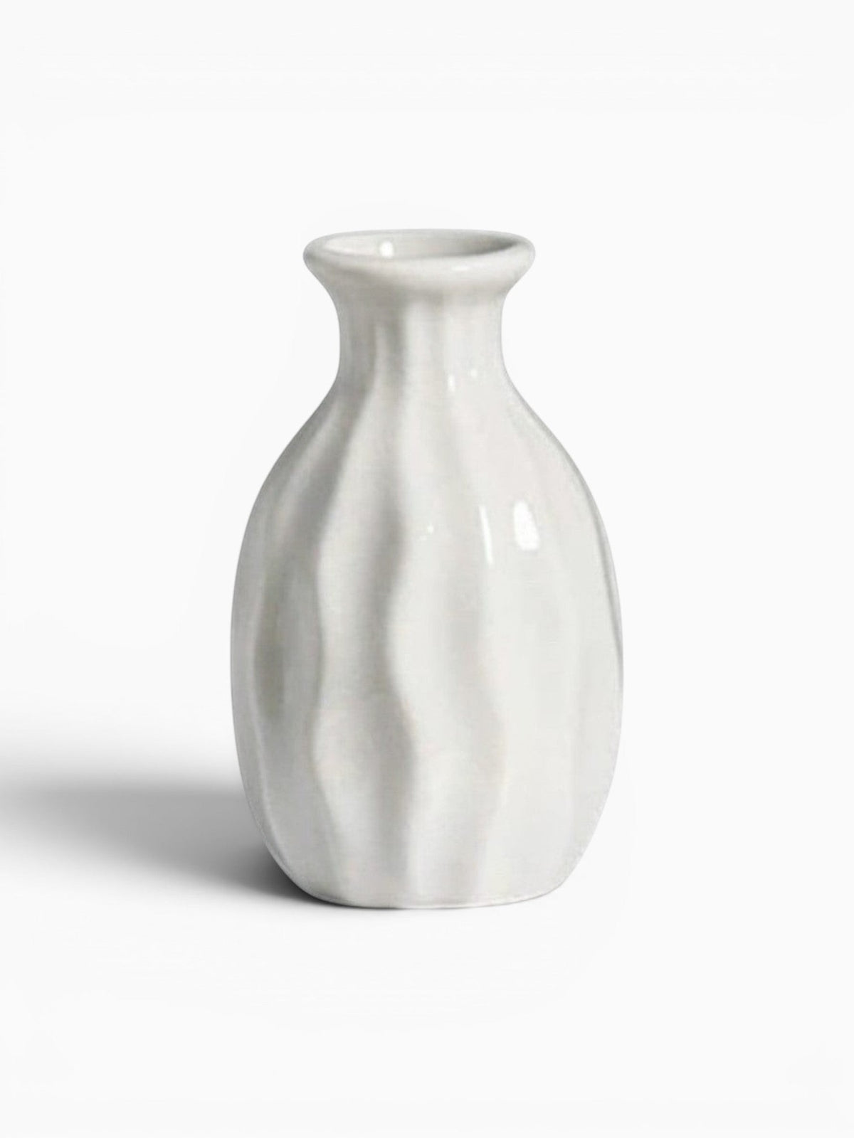 Ma boutique mini vase en céramique blanc texturé, 7.7cm de haut, idéal pour petites fleurs séchées ou décoration.