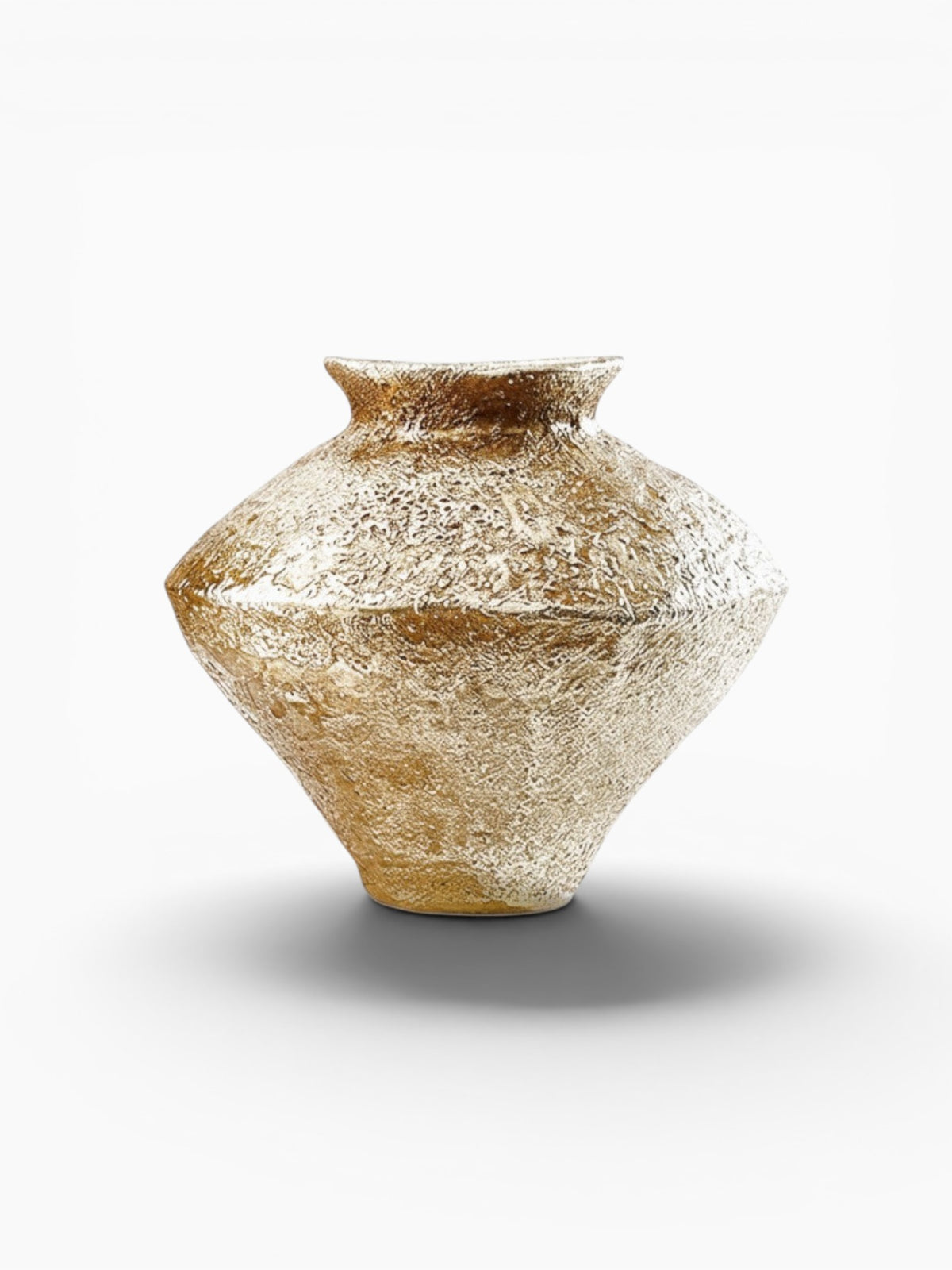 Vase doré texturé effet antique en résine, idéal pour fleurs séchées ou comme objet déco. Ma boutique.