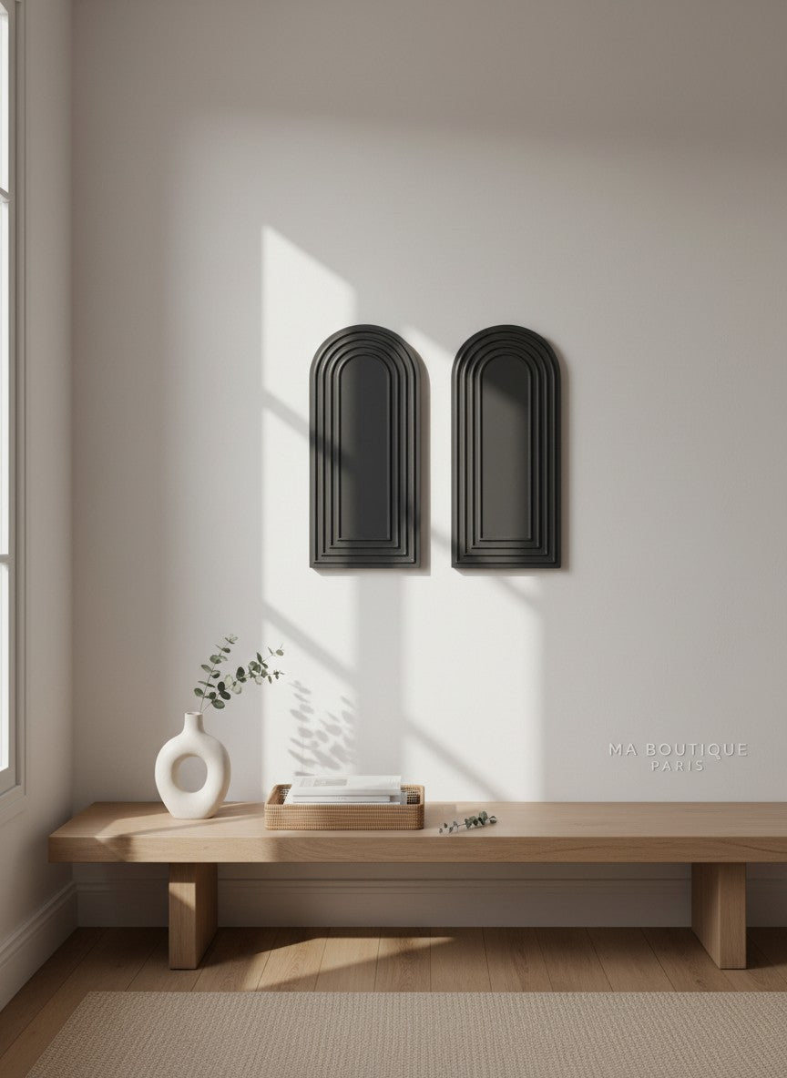 Lot de 2 vases muraux noirs en bois Ma boutique avec relief géométrique et design arqué pour décoration moderne et naturelle.